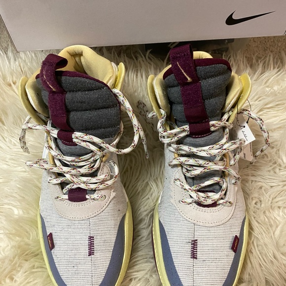 Brand New Nike Air Deldon Basketball Shoes - Picture 3 of 5